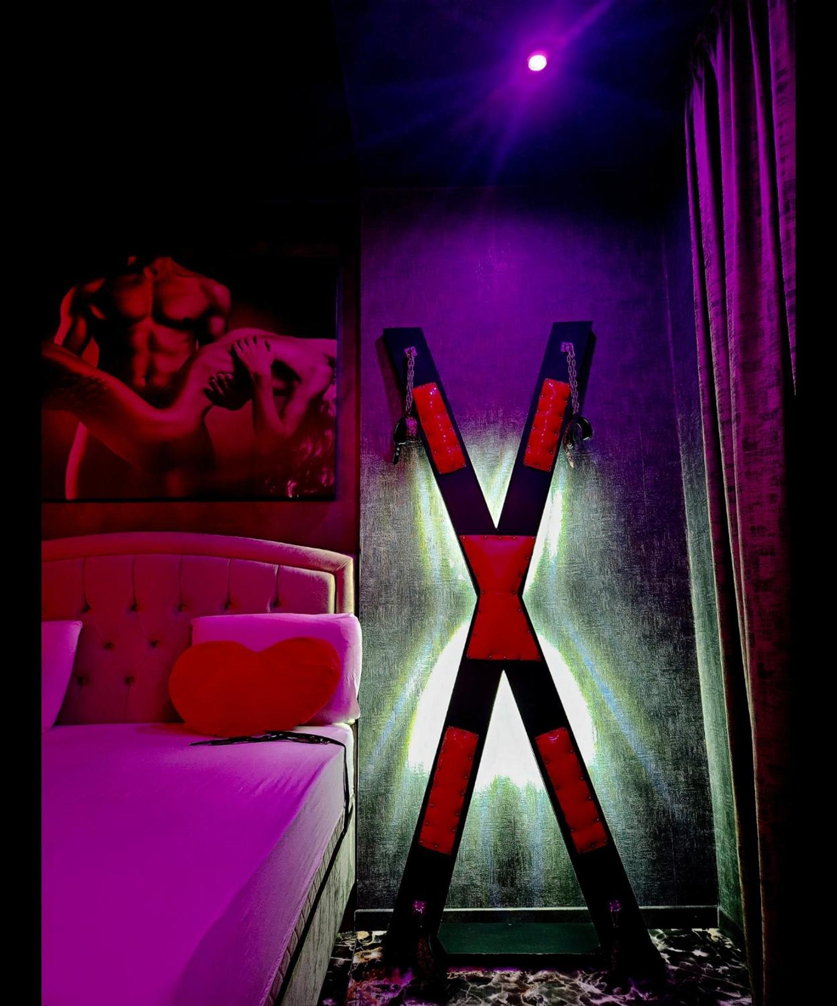 Love Room Bukarest Eksteriør billede