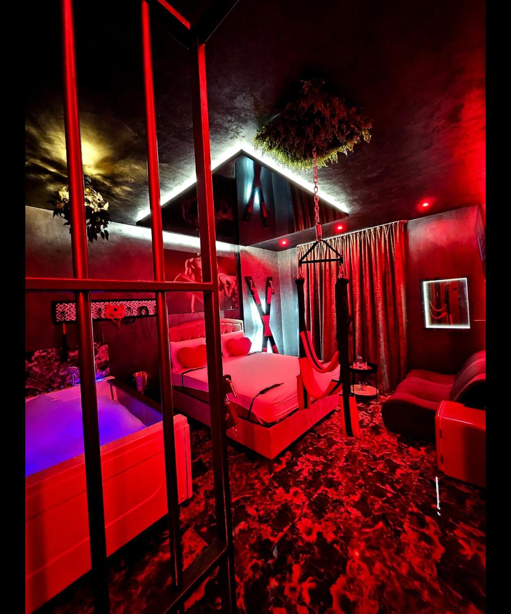 Love Room Bukarest Eksteriør billede